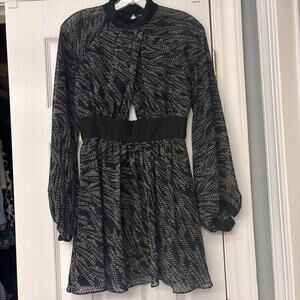 BCBGeneration Women’s Black & Blue Long Sleeve Fit & Flare Dress. Sz 2. Cutout